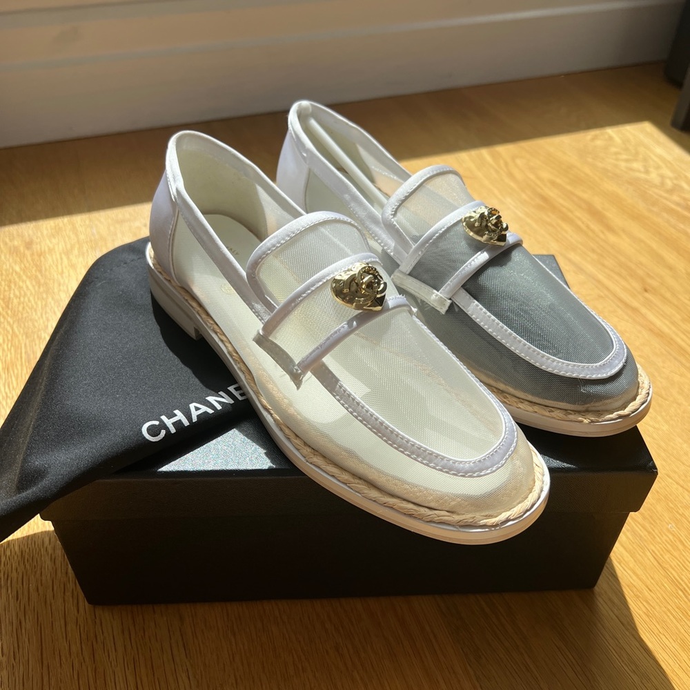 CHANEL White and Gray Flats